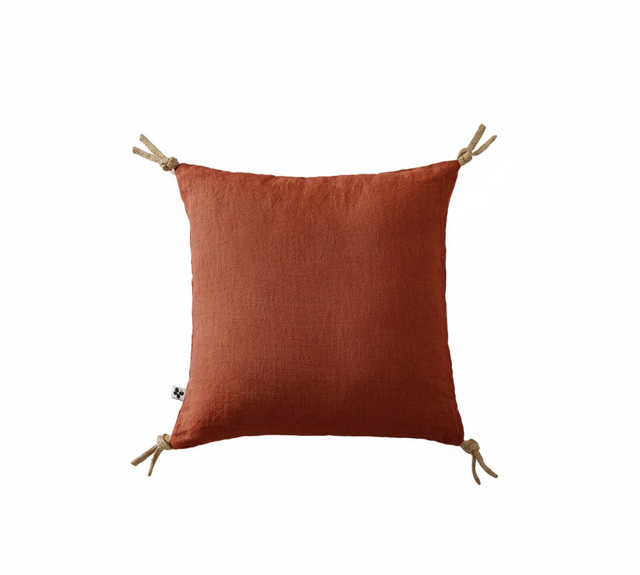 Coussin Soline Paprika en lin lavé à pompons 45 x 45 cm, L'effet Papillon, George Genève