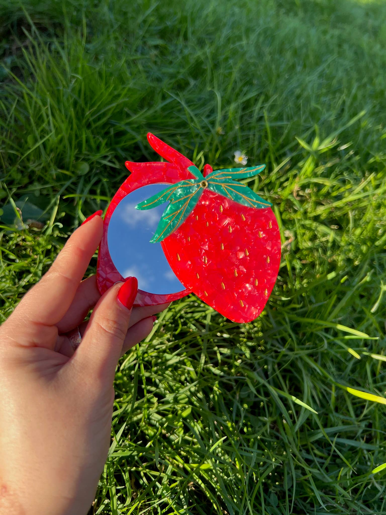 Compact Mirror Fraise – vue 2 – SOLAR ECLIPSE | George Genève