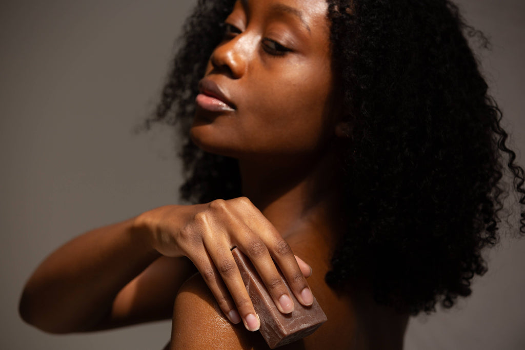 BUTTER & LYE - Savon Visage & Corps à l'Eglantier