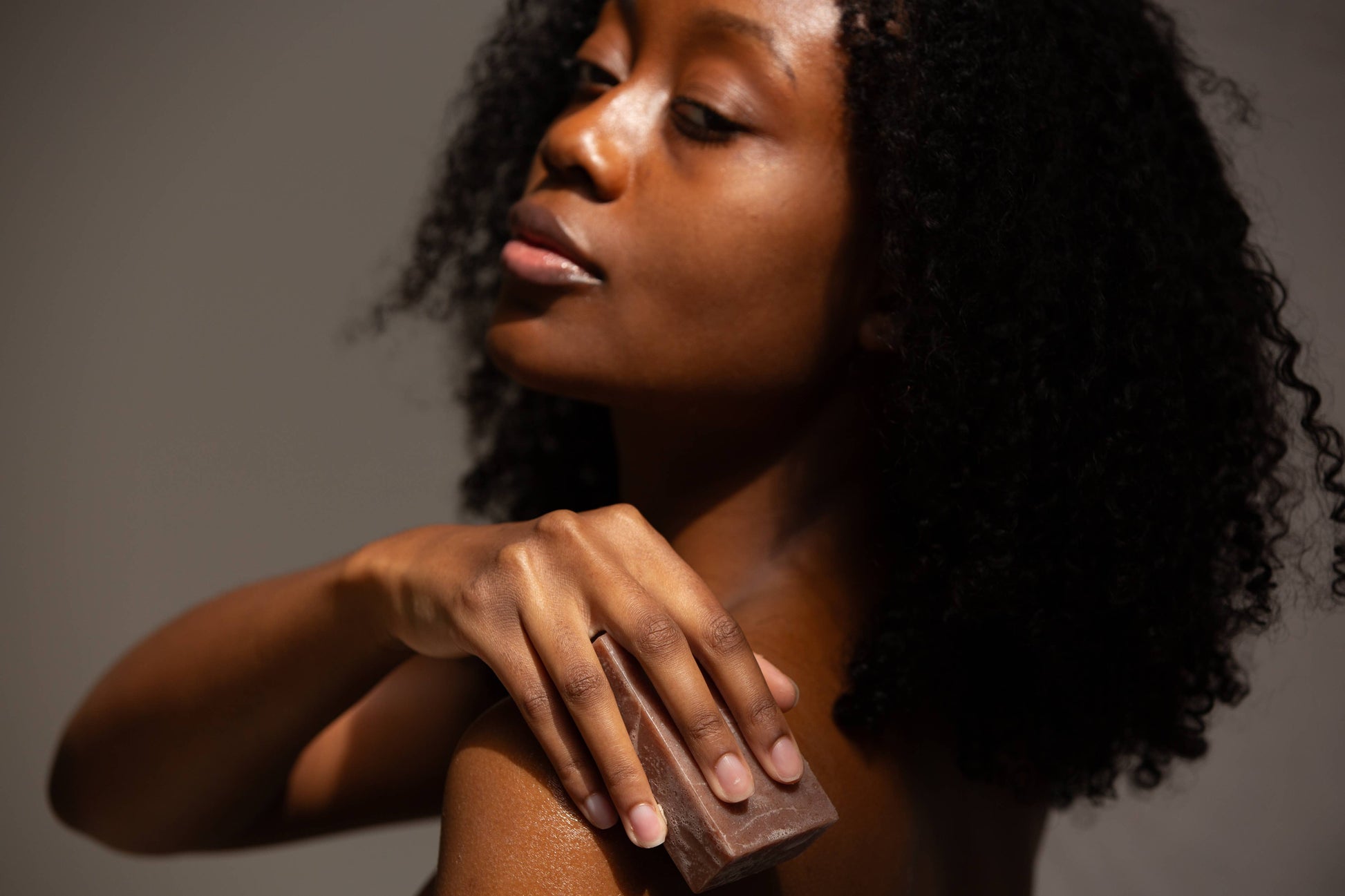 BUTTER & LYE - Savon Visage & Corps à l'Eglantier