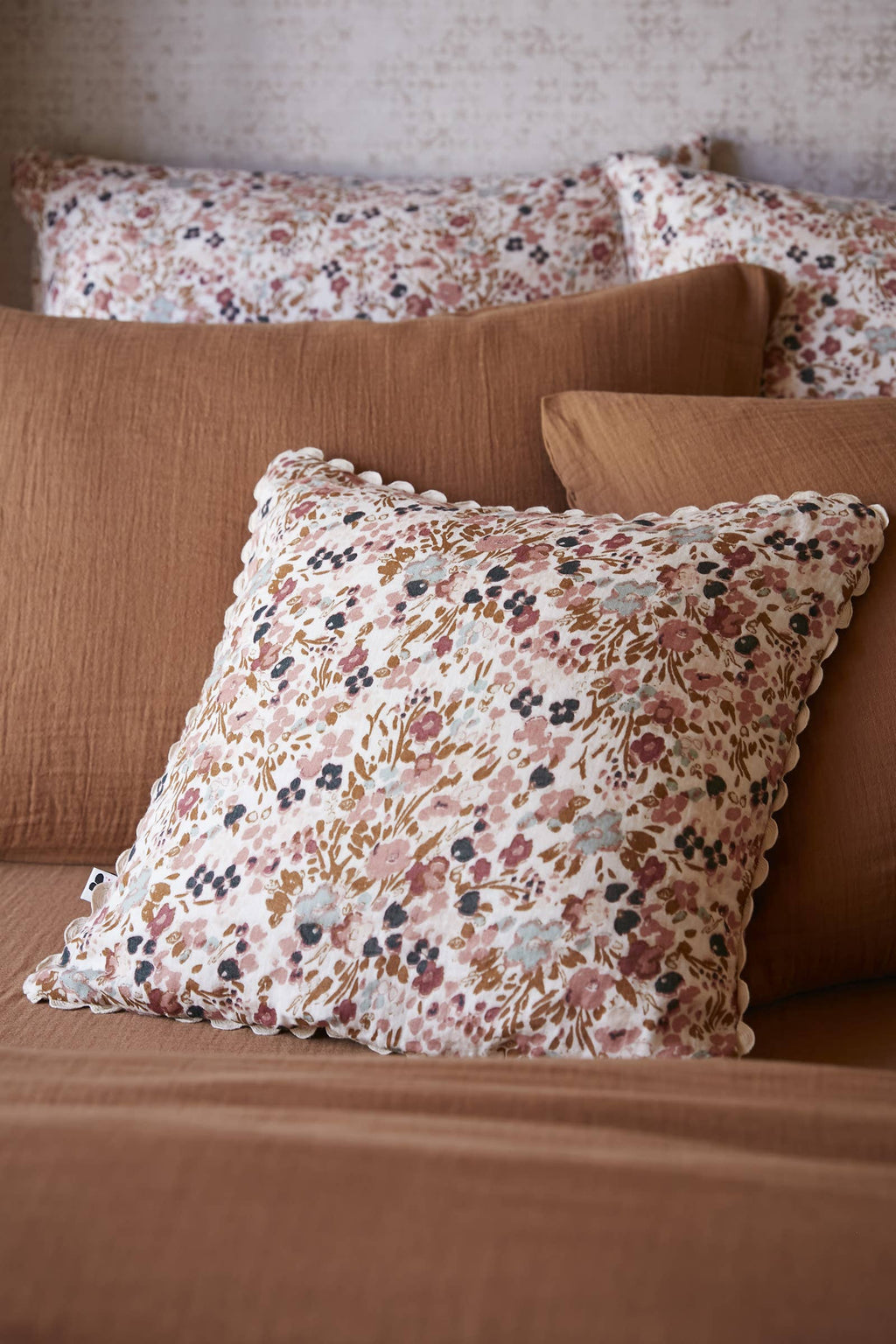 Détail du croquet du coussin Capucine Pampa beige sable, L'effet Papillon