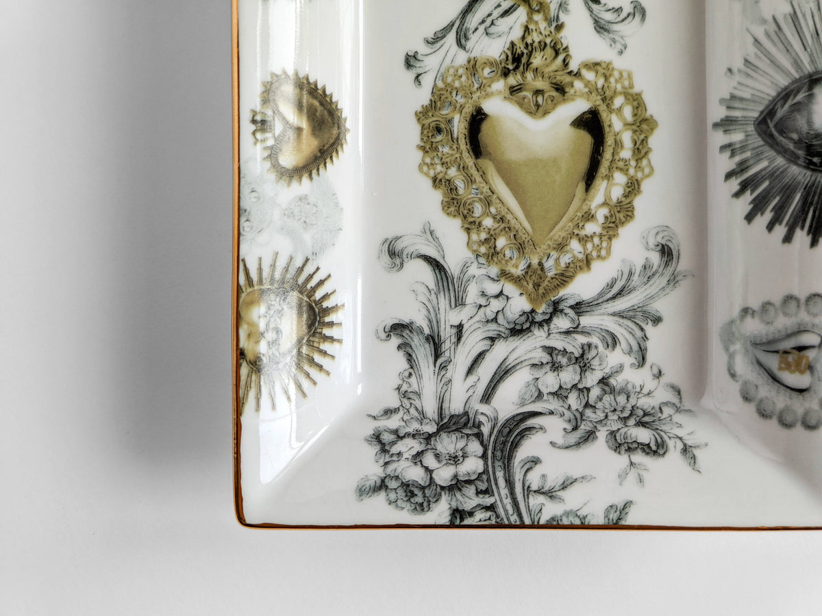 Vide-poche Ex-Voto en porcelaine, décor baroque or et argent – Grand Tour, Vito Nesta