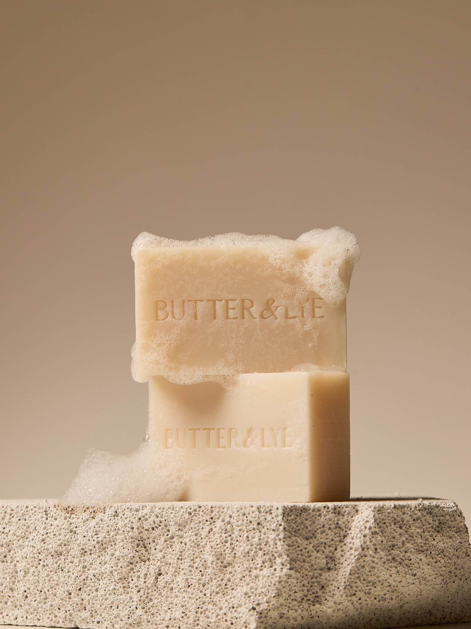 BUTTER & LYE - Savon Cheveux & Corps de la Tête aux Pieds