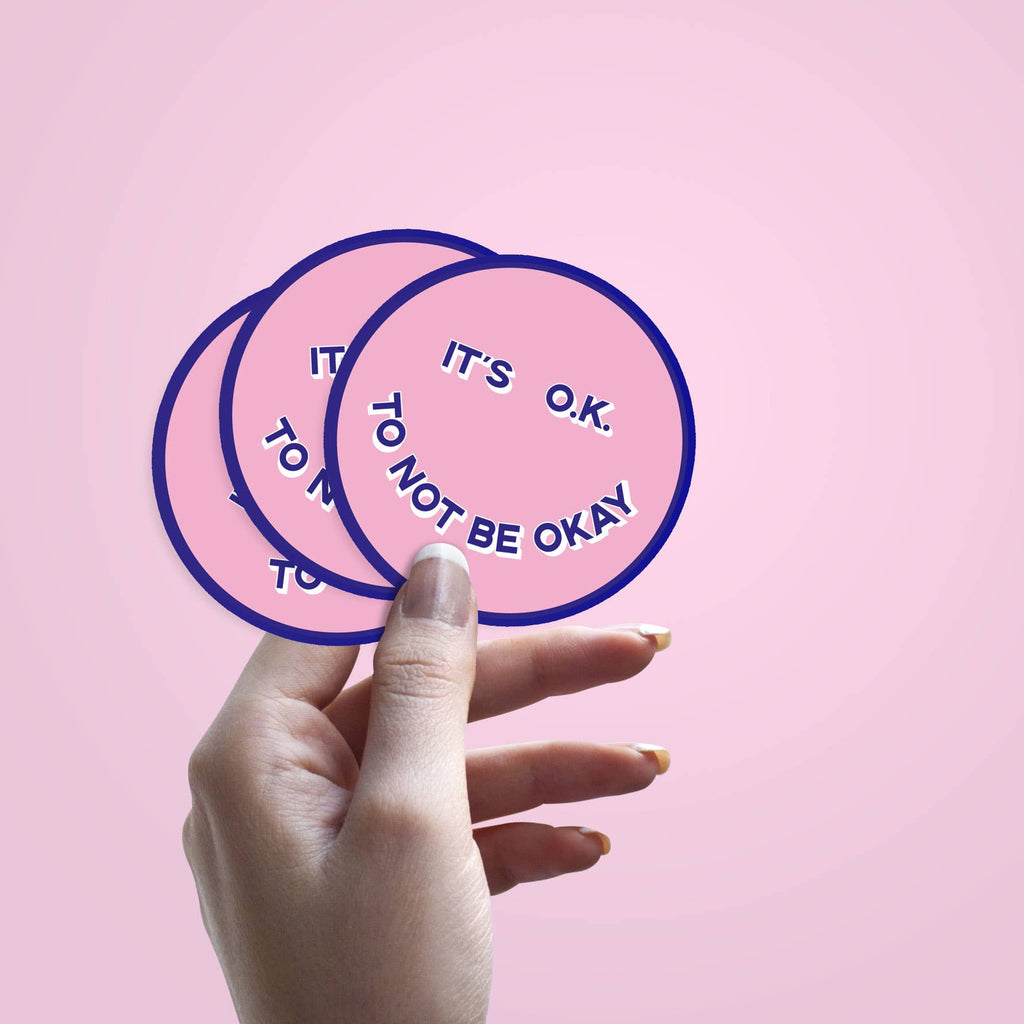 It's okay smiley – vue 4 – Autocollant géant | George Genève