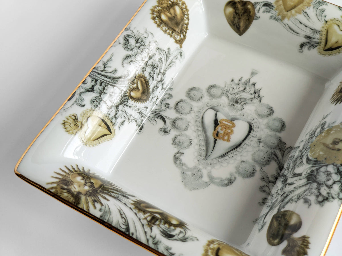 Cendrier Ex-Voto en porcelaine, décor baroque or et argent – Grand Tour, Vito Nesta