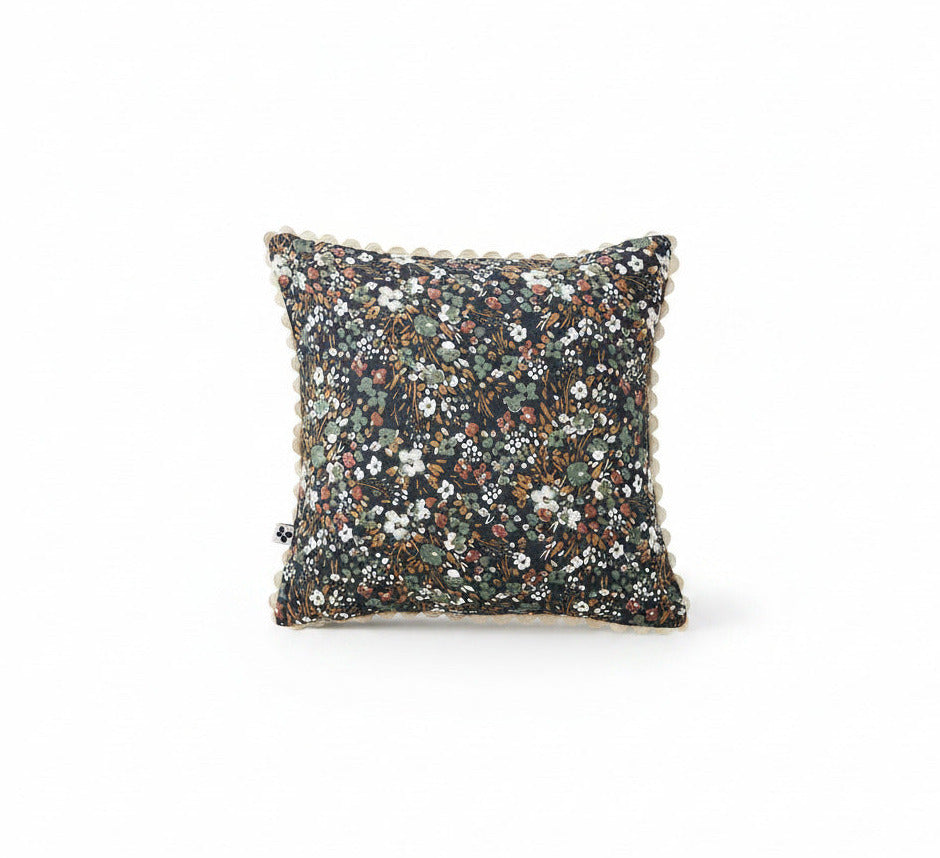 Coussin Capucine Minuit en gaze de coton imprimée 40 x 40 cm, L'effet Papillon, George Genève