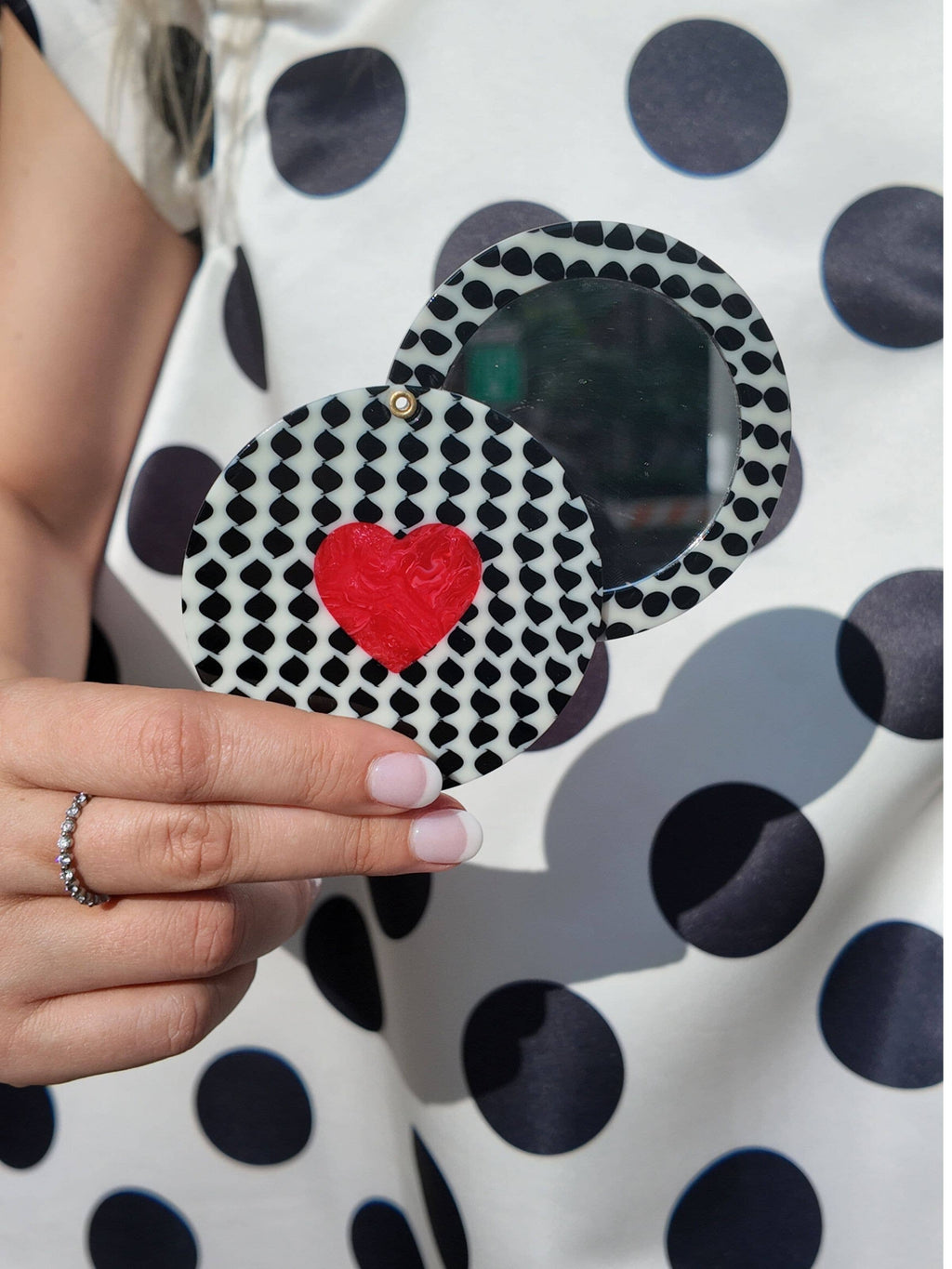Compact Mirror Coeur Polka – vue 4 – SOLAR ECLIPSE | George Genève