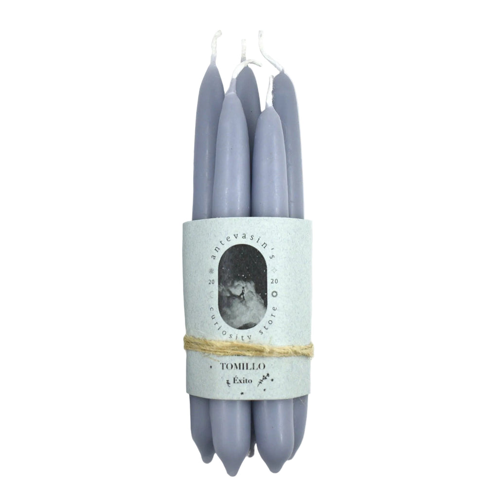 Détail de la bougie d'autel bleu brume Tomillo, Antevasin's Store