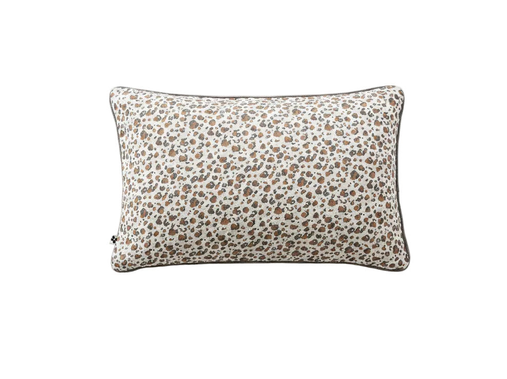 Coussin Leonie en gaze de coton imprimée à passepoil 40 x 60 cm, L'effet Papillon, George Genève