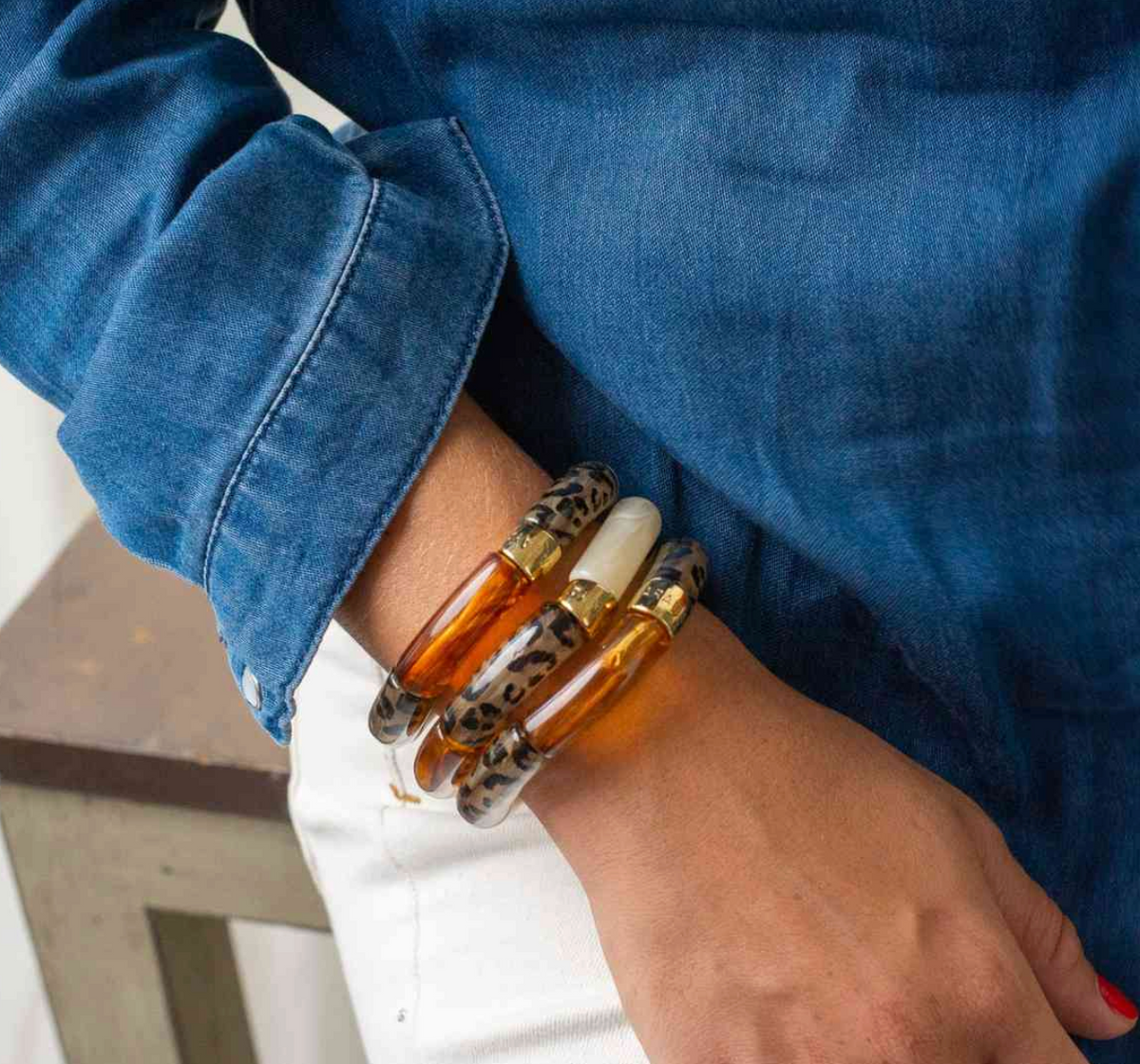 Bracelet Feli en perles de résine et acier doré — Parabaya, George Genève