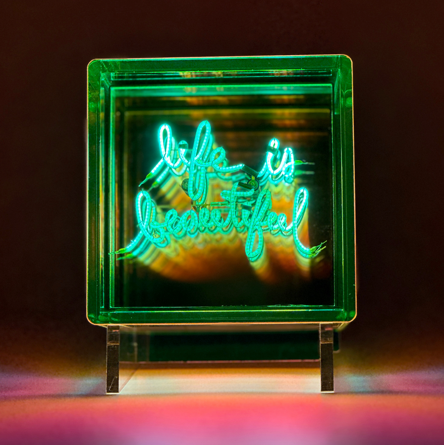 ELEMENTS LIGHTING - Mitbox Life is Beautiful