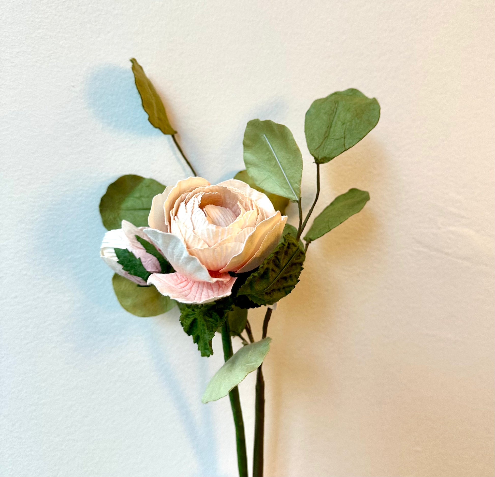 Petite Rose Queen Pêche Clair – vue 2 – FLOWRETTE | George Genève