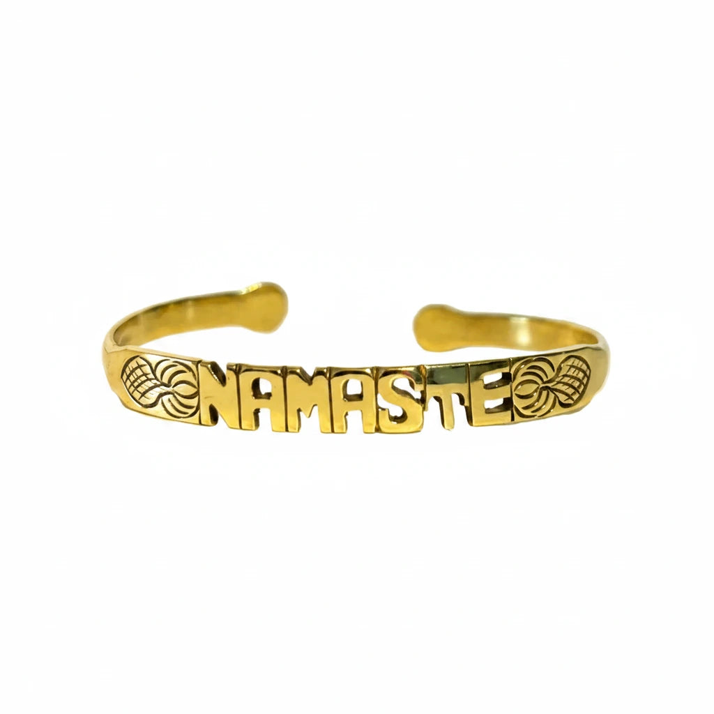 Bracelet en laiton gravé à la main inscription Namaste – FLORA JANE