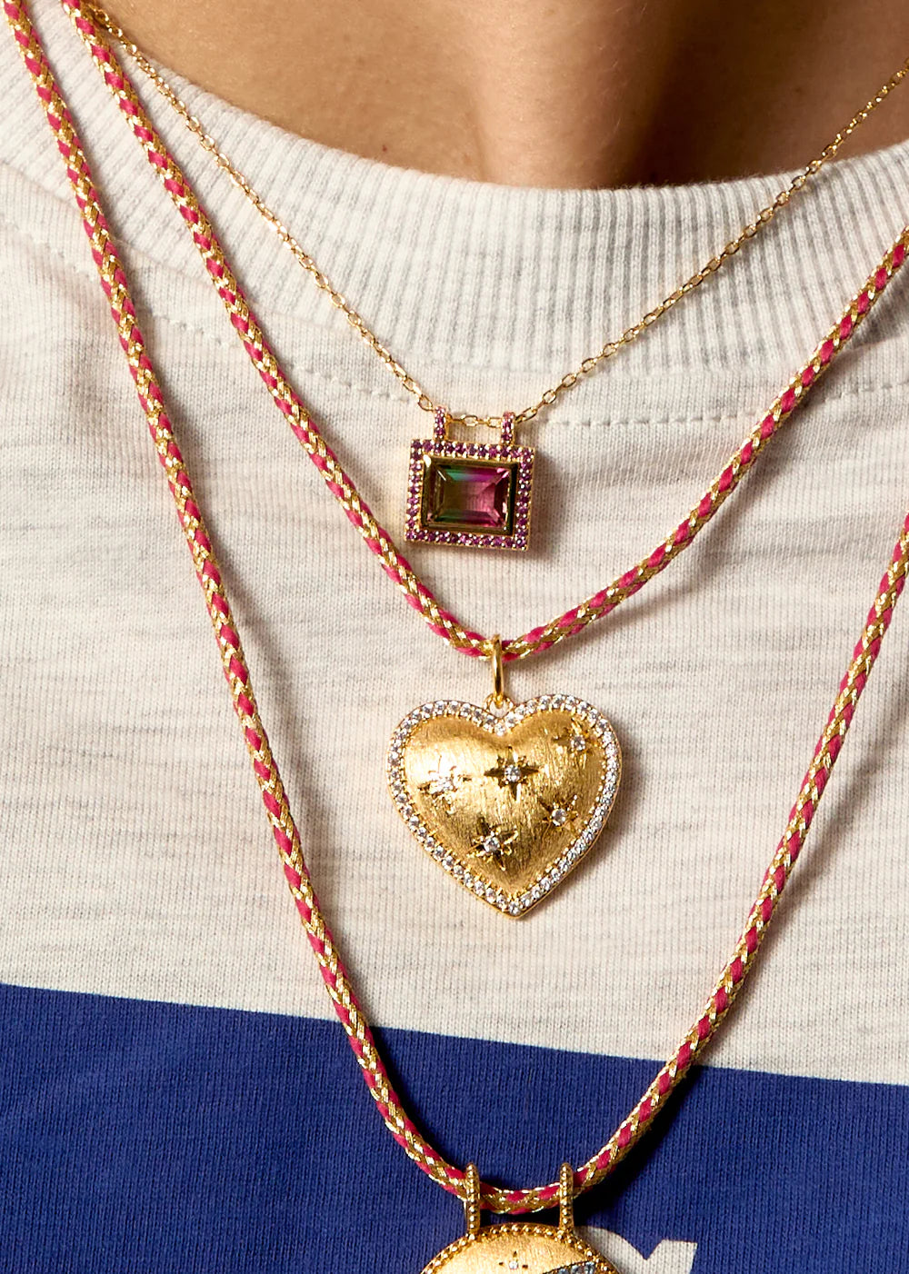 Collier Big Heart doré or fin 24k sur cordon rouge – MYA BAY