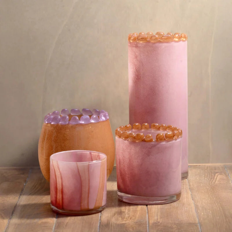 Vase droit bord perlé Rose – vue 3 – MAISON LILO | George Genève
