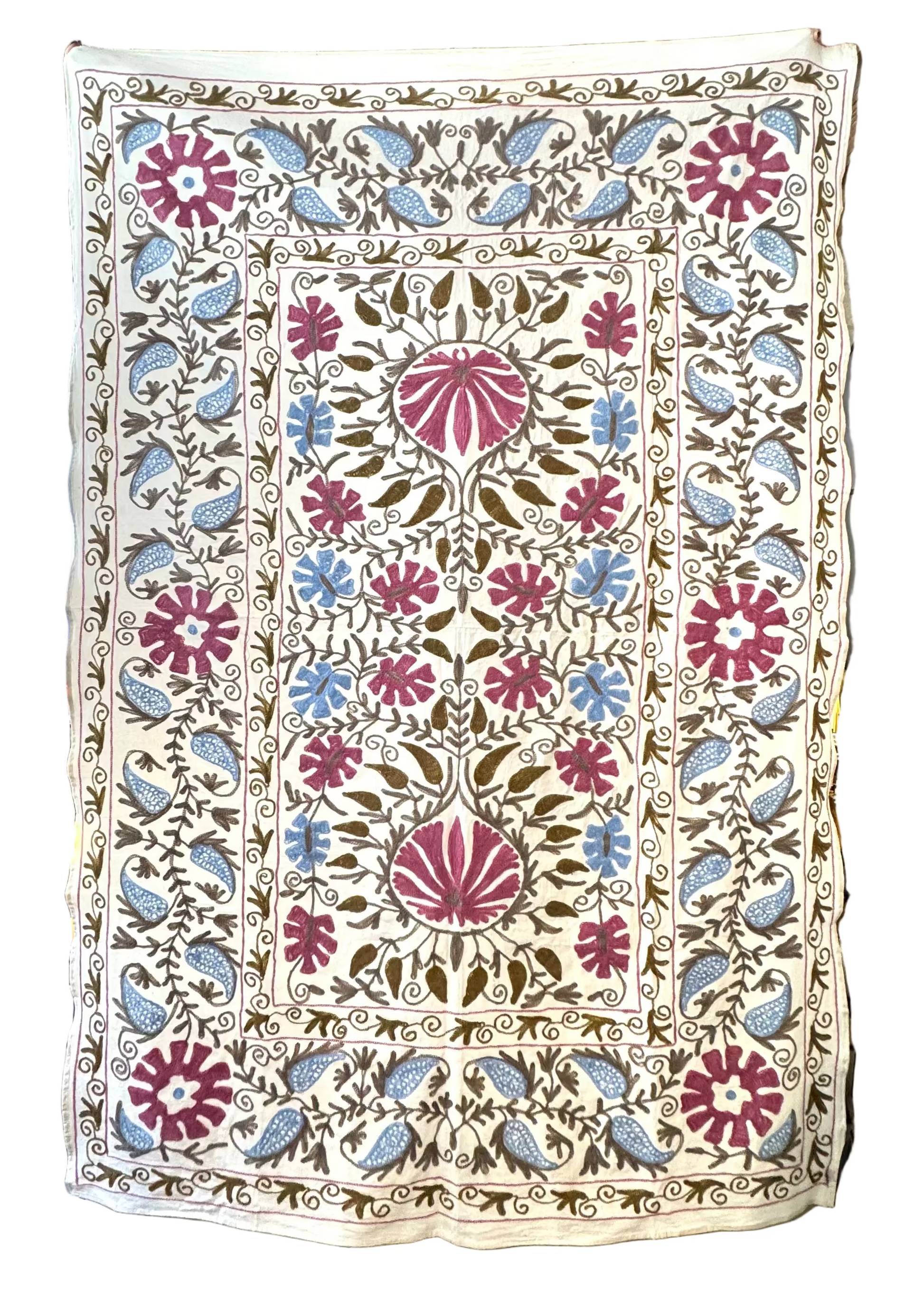 Rose / Bleu – vue 3 – Dessus de lit Suzani | George Genève
