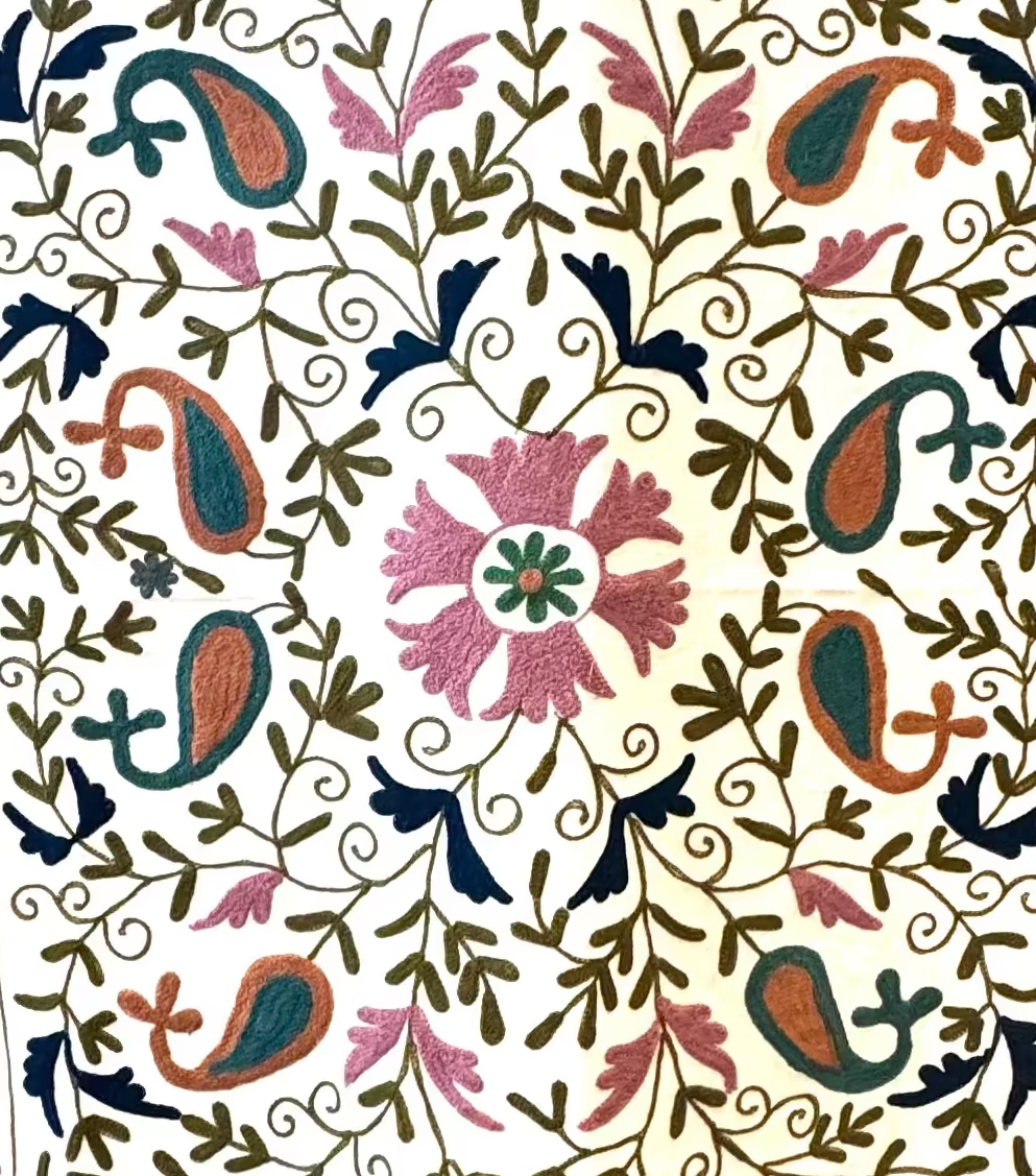 Vert / Rose – Dessus de lit Suzani | George Genève