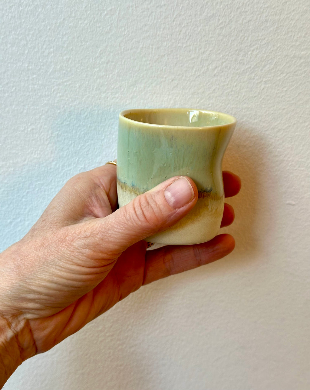 Tasse à café en céramique – vue 3 – SGW LAB | George Genève