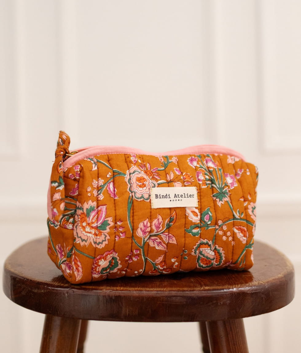Trousse maquillage en coton matelassé imprimé à la planche, motif Nesta Rust — Bindi Atelier, George Genève