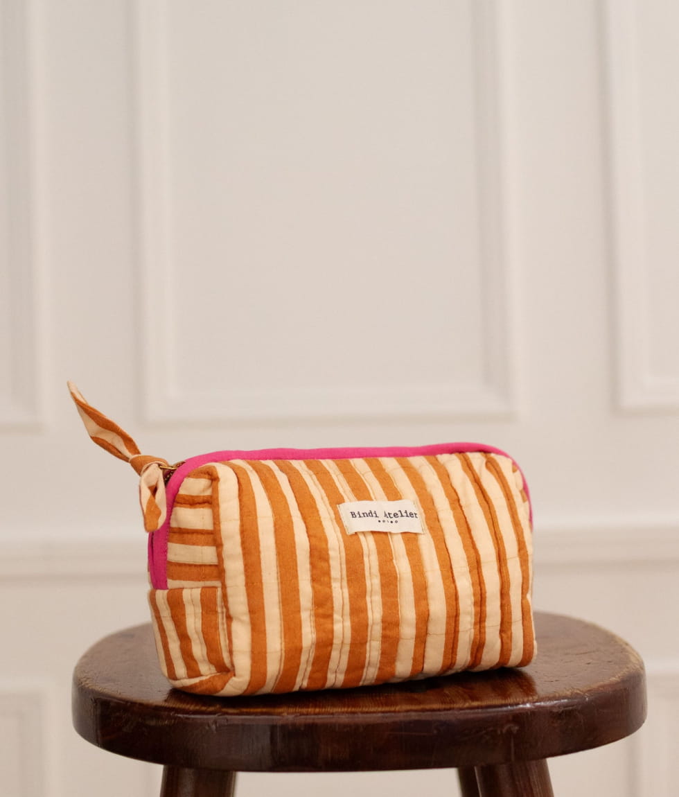 Trousse maquillage en coton matelassé à rayures crème, motif Stripes Cream — Bindi Atelier, George Genève