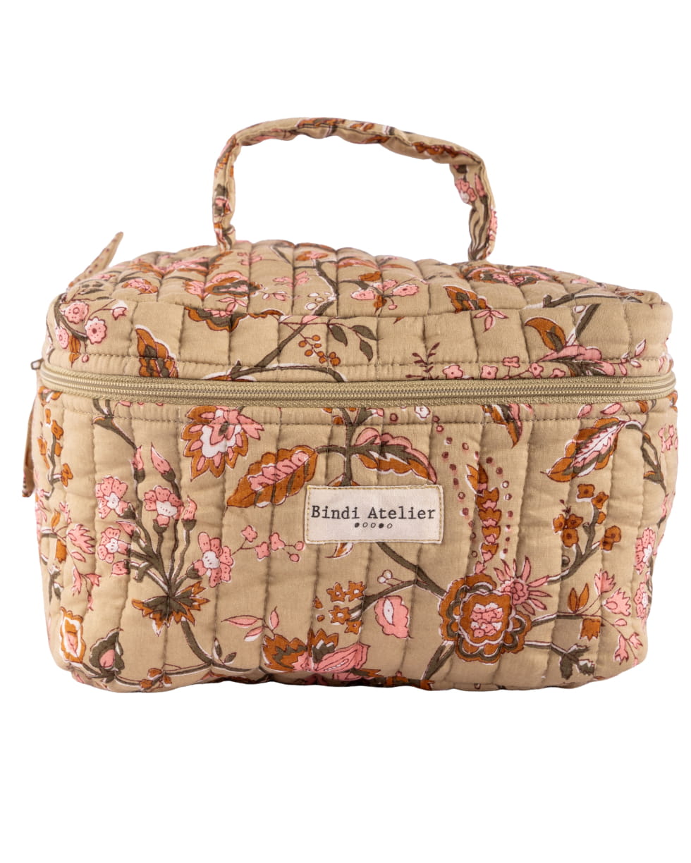 Trousse vanity en coton matelassé imprimé à la planche, motif Nesta Thé — Bindi Atelier, George Genève