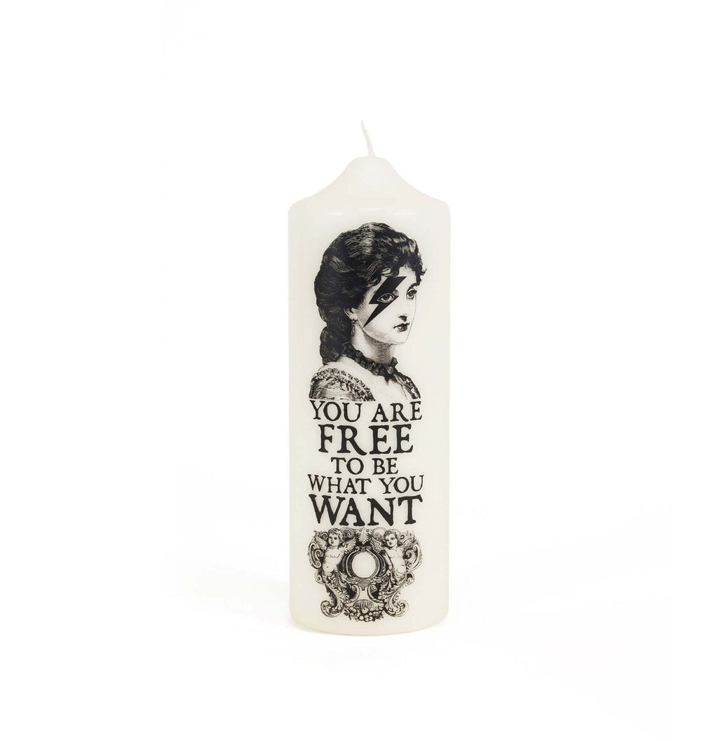 Bougie pilier Coreterno You Are Free, cire imprimée d'une gravure ancienne, 20 cm — George Genève