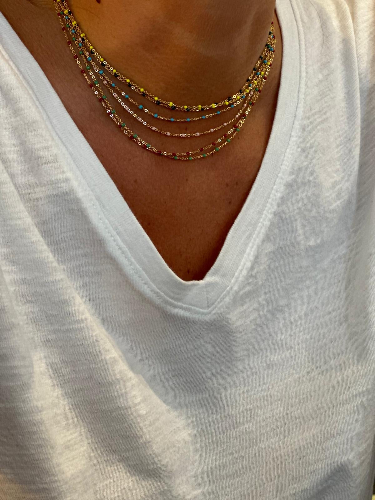 Collier chaîne et perles de résine Jade