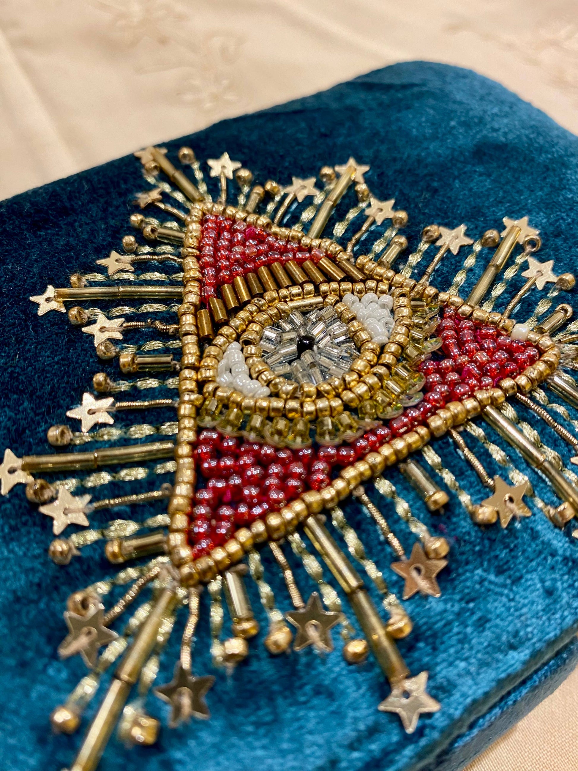 TEMPLE OF TREASURE - Boîte Oeil