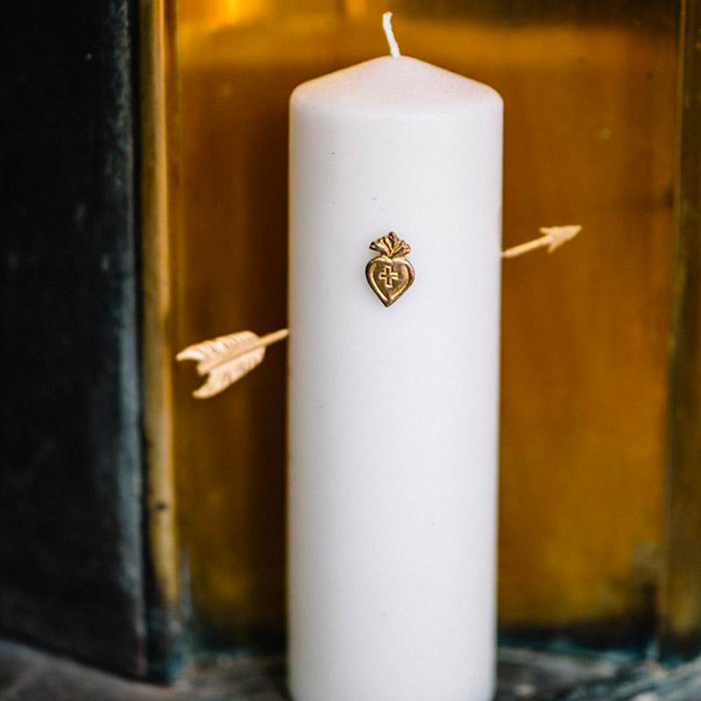 Bijou de bougie Lovers en laiton, deux silhouettes enlacées plantées dans une bougie — Boncoeurs, George Genève