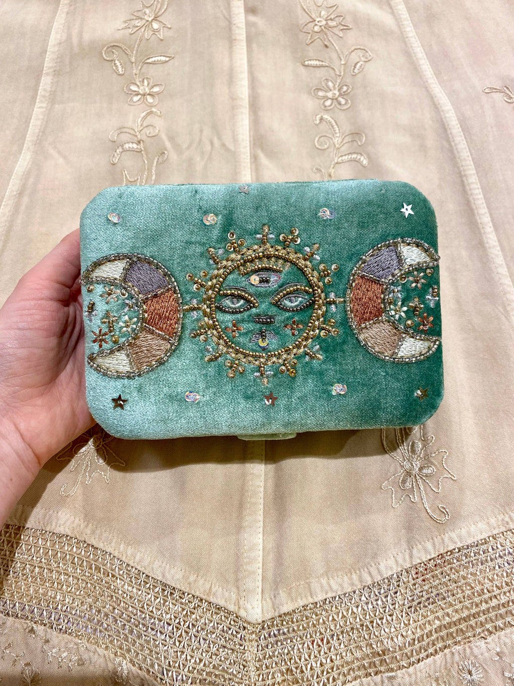 TEMPLE OF TREASURE - Boîte Sun Moon