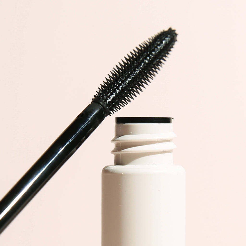Mascara Volume Boost – vue 2 – CHARLOTTE BIO | George Genève
