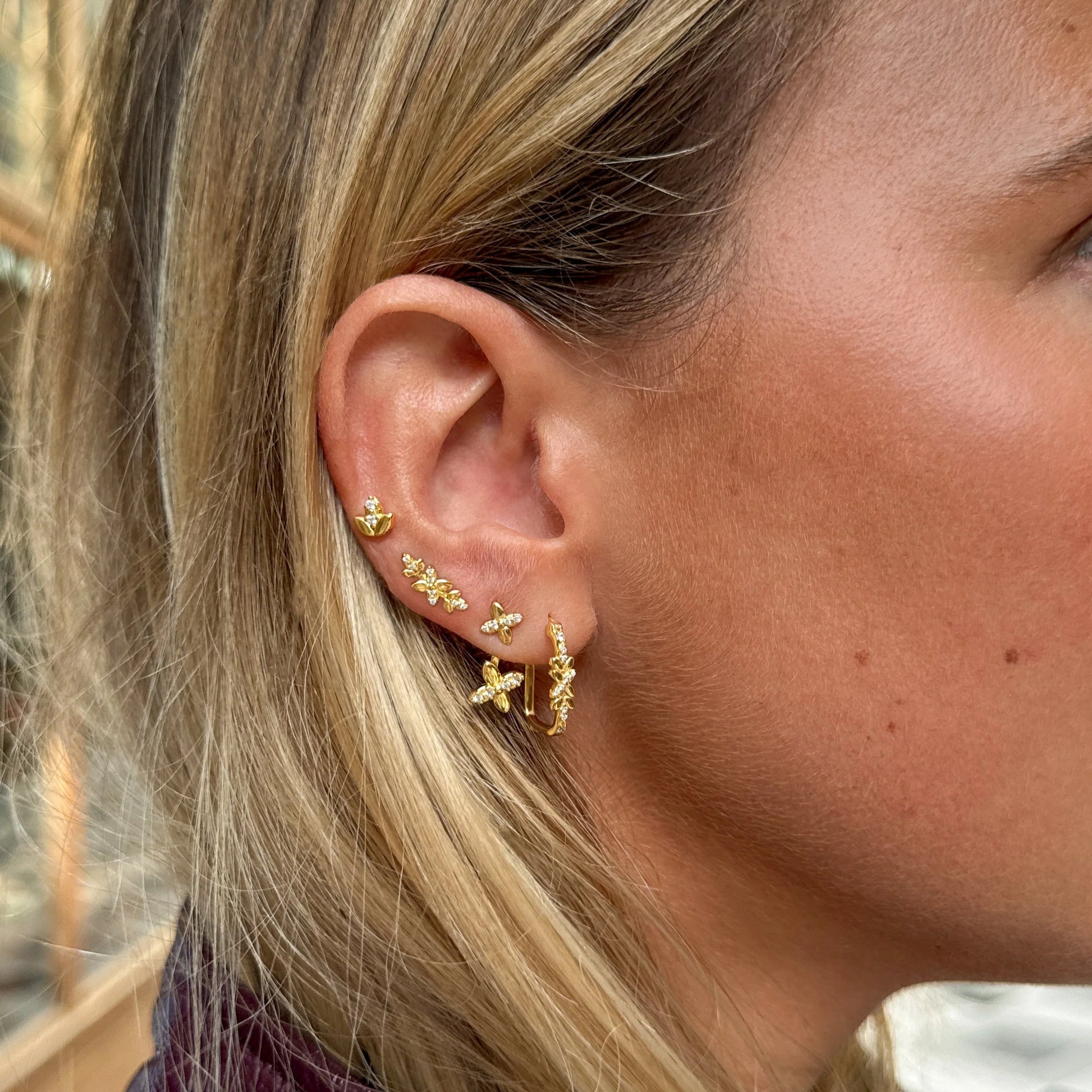 Boucle d'oreille Colombo – vue 2 – POHESIA | George Genève