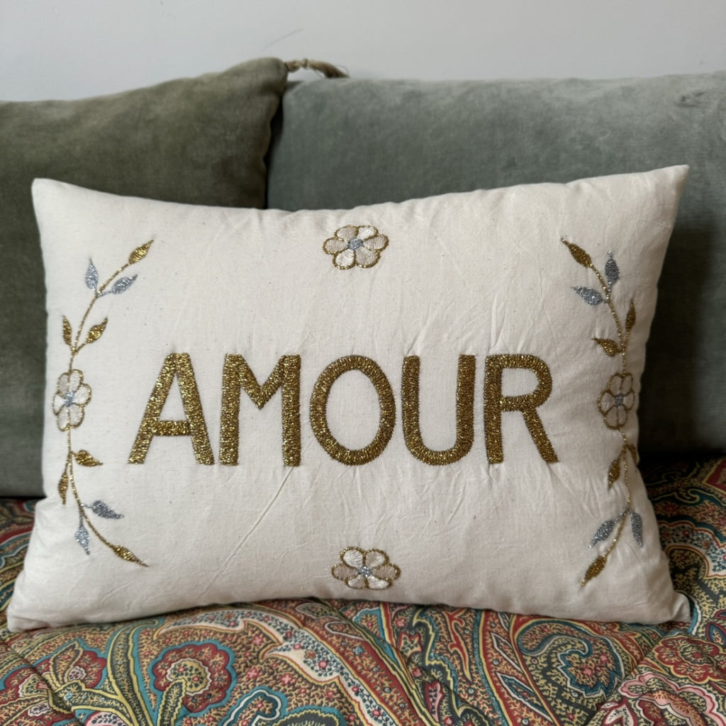 Coussin brodé Amour – vue 2 – CSAO | George Genève