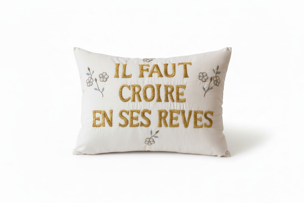 Coussin brodé Rêves – CSAO | George Genève