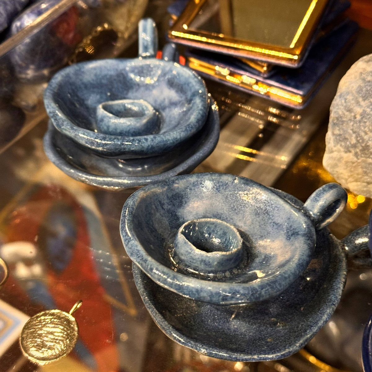 Cuencolabro Sodalite, petit bol bougeoir en céramique émaillée bleue fait main, Antevasin's Store, George Genève