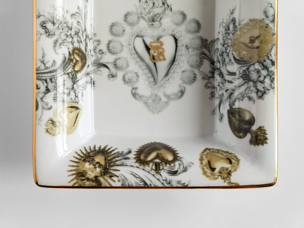 Vide-poche Ex-Voto en porcelaine, décor baroque or et argent – Grand Tour, Vito Nesta