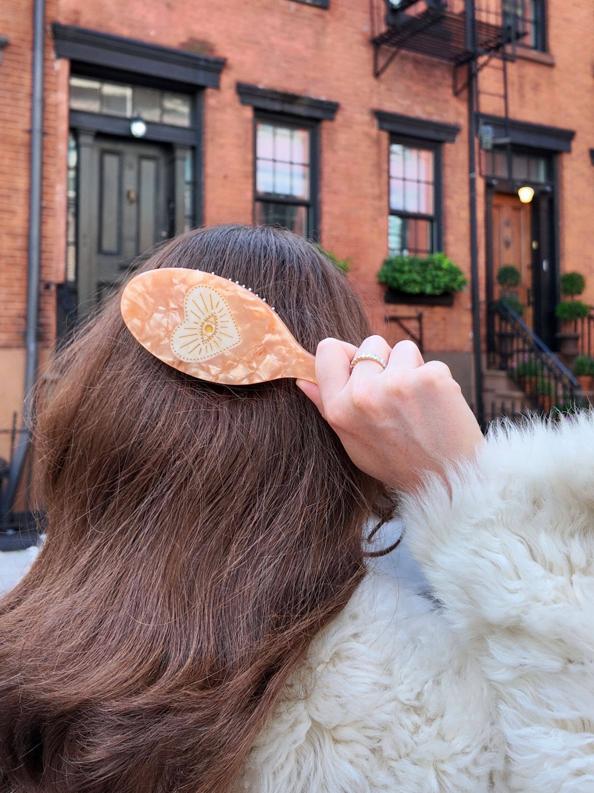 SOLAR ECLIPSE - Brosse à cheveux Coeur