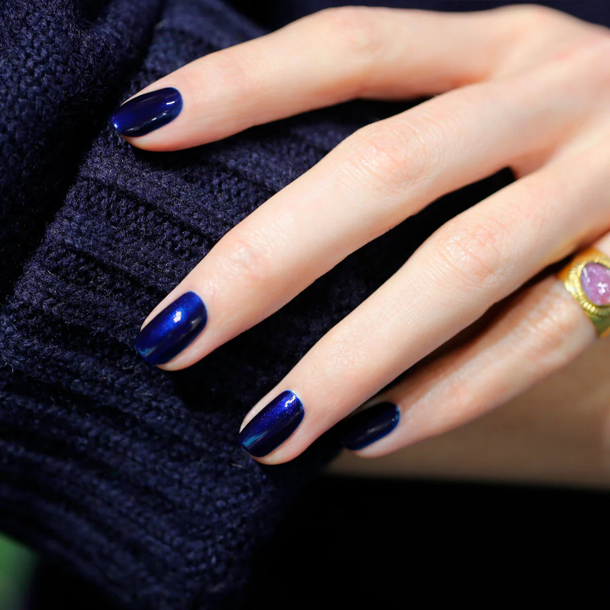 Vernis Green - Dark Night – vue 2 – MANUCURIST | George Genève