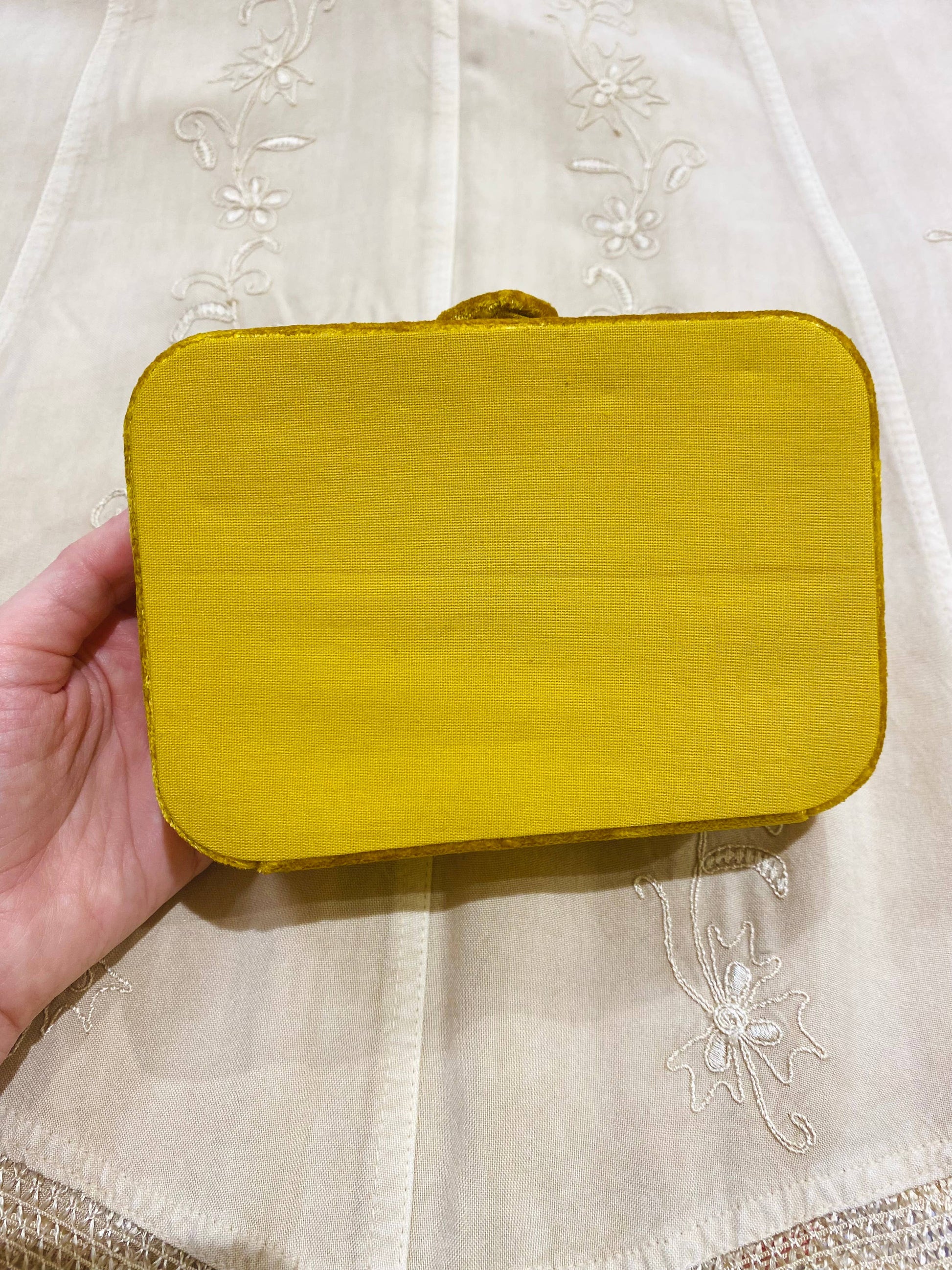 TEMPLE OF TREASURE - Boîte Soleil