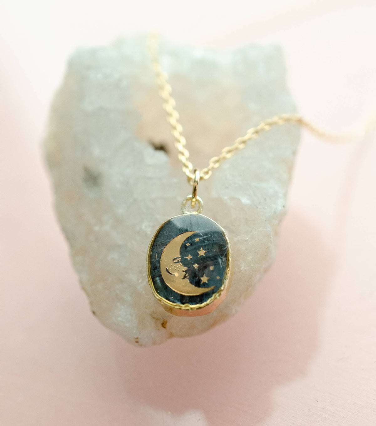 Détail des stries de la kyanite – JILL MAKES