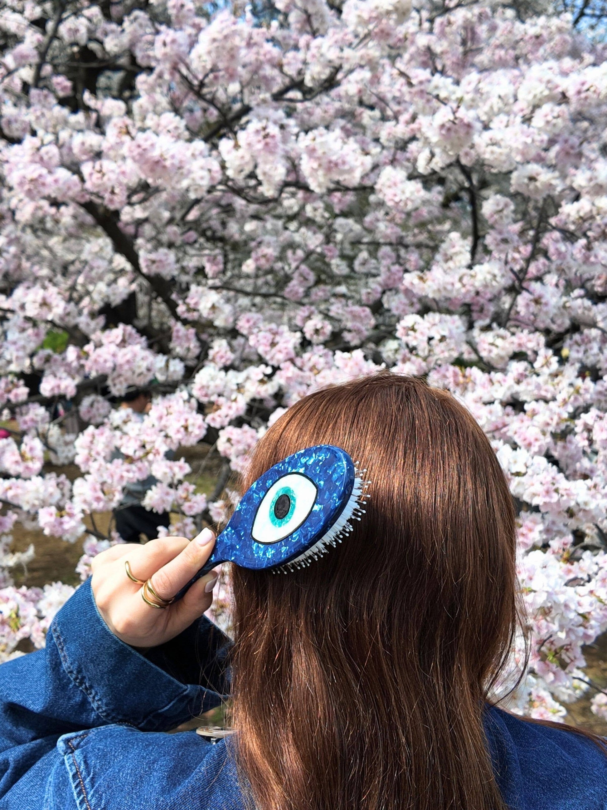 SOLAR ECLIPSE - Brosse à cheveux Evil Eye