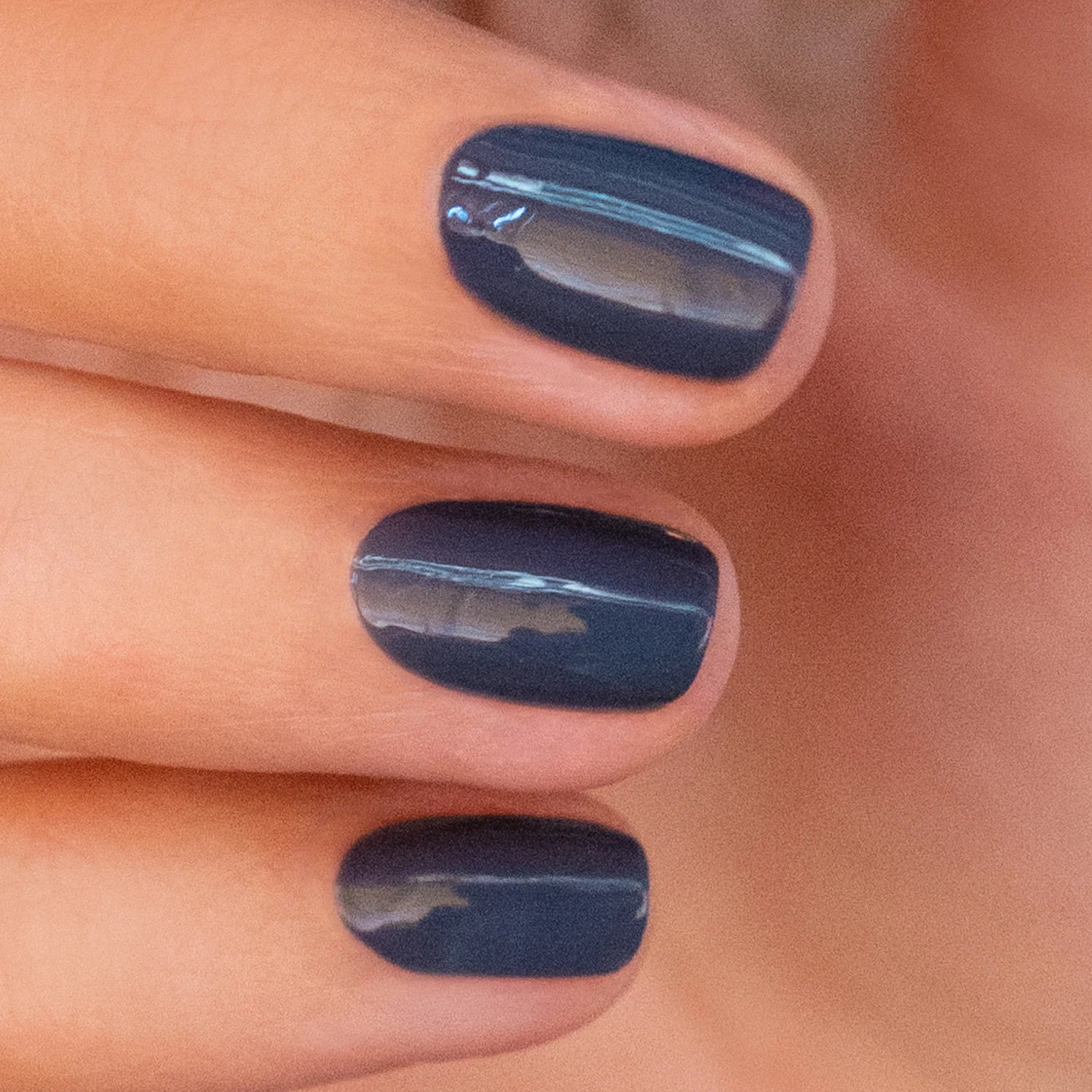 Vernis Green - Poppy Seed – vue 2 – MANUCURIST | George Genève