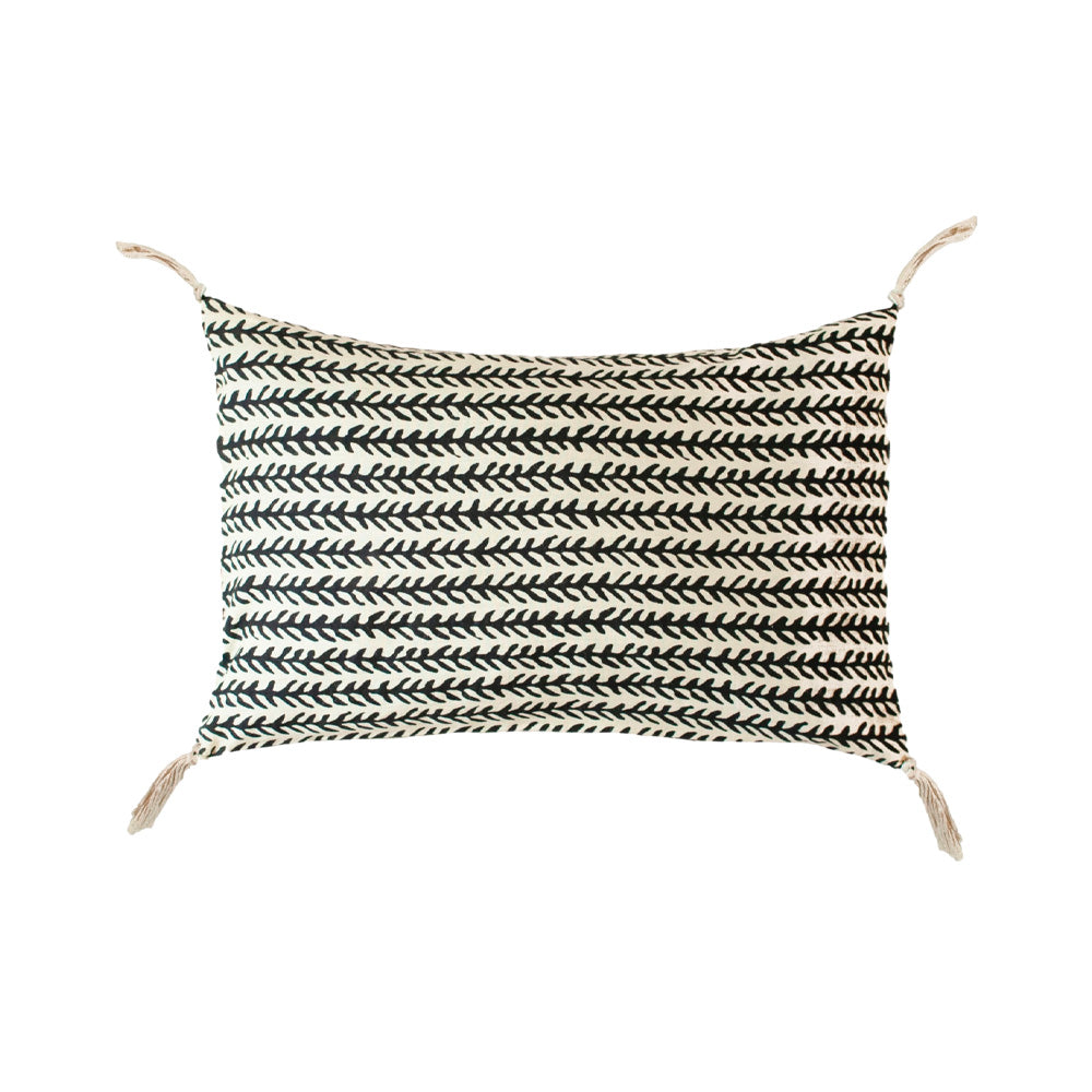 Petit coussin 20 x 30 cm en coton imprimé, motif épine sur fond noir — Boncoeurs, George Genève
